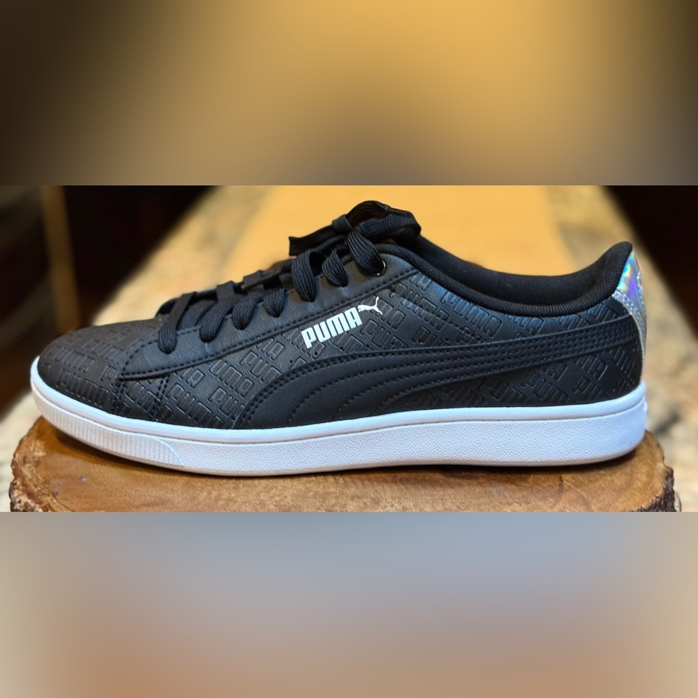 Puma VikkyV2 Sig Embossed Black Leather Sneakers. NWOT. Size 9. - Picture 9 of 10